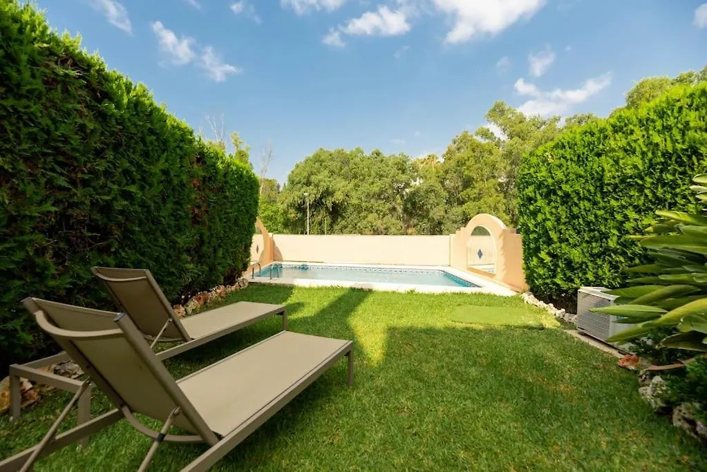 Luxury 5-Bedroom Townhouse In Puente Romano Marbella Hiszpania